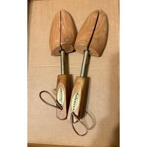 Vintage Unique: Bostonian Wood Shoe Tree Keepers, Split Toe - Men's M, Red Cedar